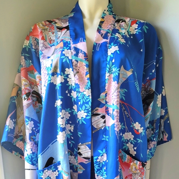 Japanese Kimono - Picture 2 of 8